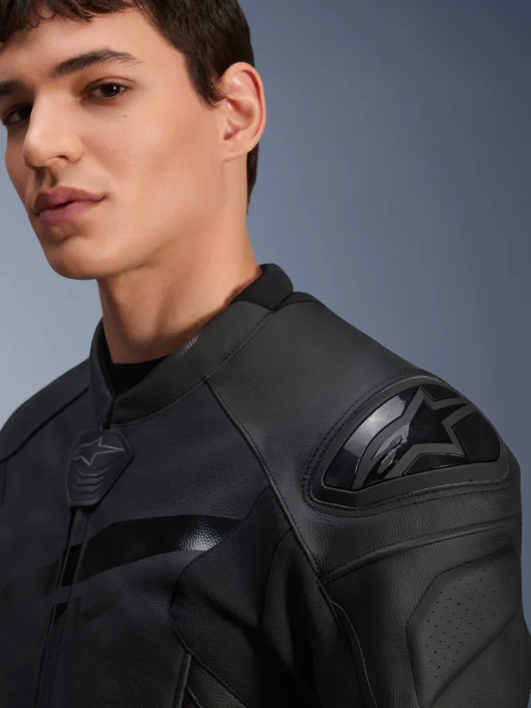 Alpinestars GP Plus R V4 Airflow Leather Jacket - official product gallery photo 6