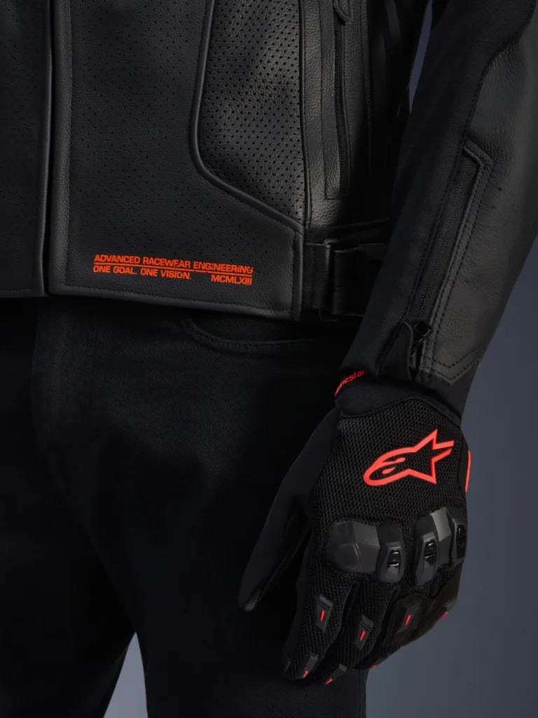 Alpinestars GP Plus R V4 Airflow Leather Jacket - official product gallery photo 7