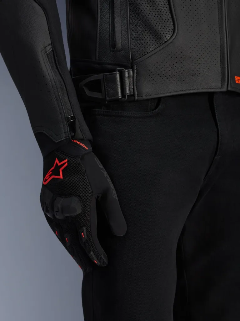 Alpinestars GP Plus R V4 Airflow Leather Jacket - official product gallery photo 8