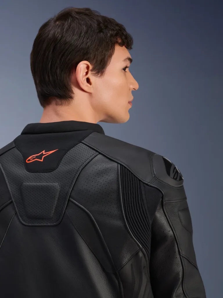 Alpinestars GP Plus R V4 Airflow Leather Jacket - official product gallery photo 9