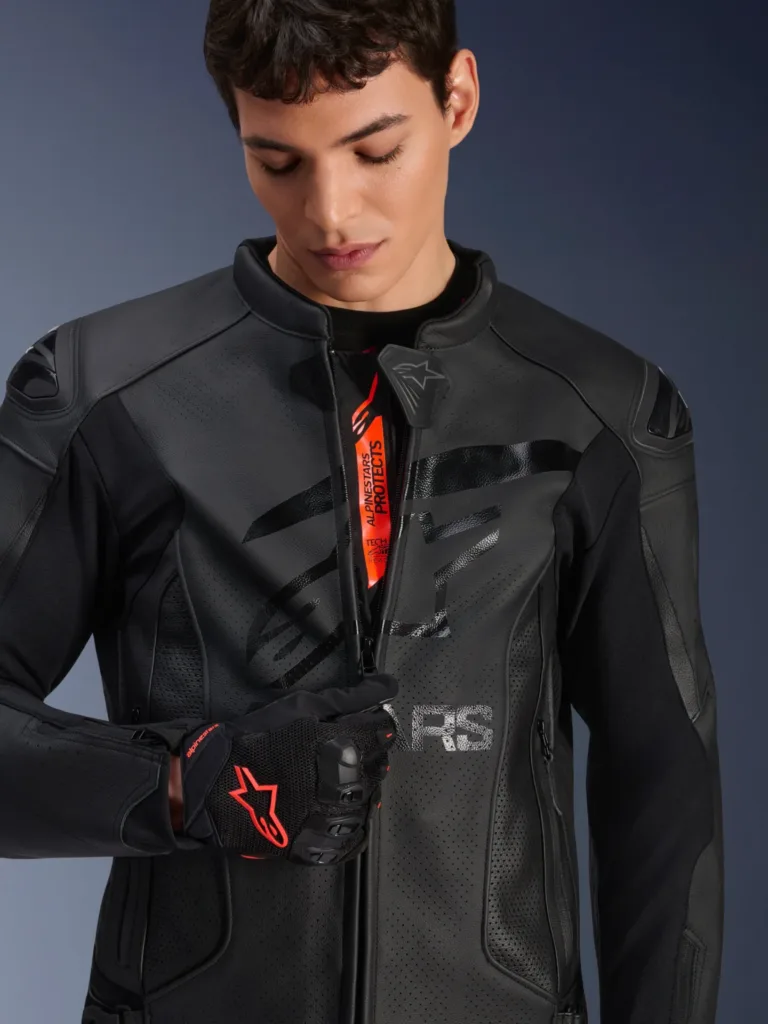 Alpinestars GP Plus R V4 Airflow Leather Jacket - official product gallery photo 10