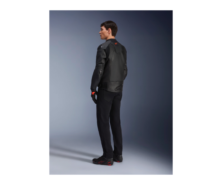 Alpinestars GP Plus R V4 Airflow Leather Jacket - official product gallery photo 4