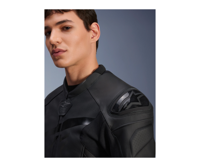 Alpinestars GP Plus R V4 Airflow Leather Jacket - official product gallery photo 6