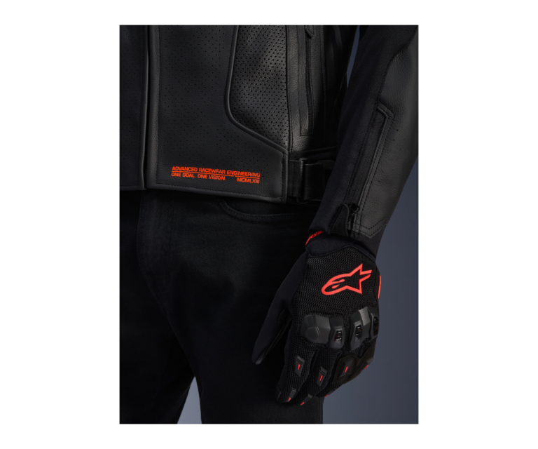 Alpinestars GP Plus R V4 Airflow Leather Jacket - official product gallery photo 7