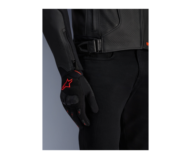 Alpinestars GP Plus R V4 Airflow Leather Jacket - official product gallery photo 8
